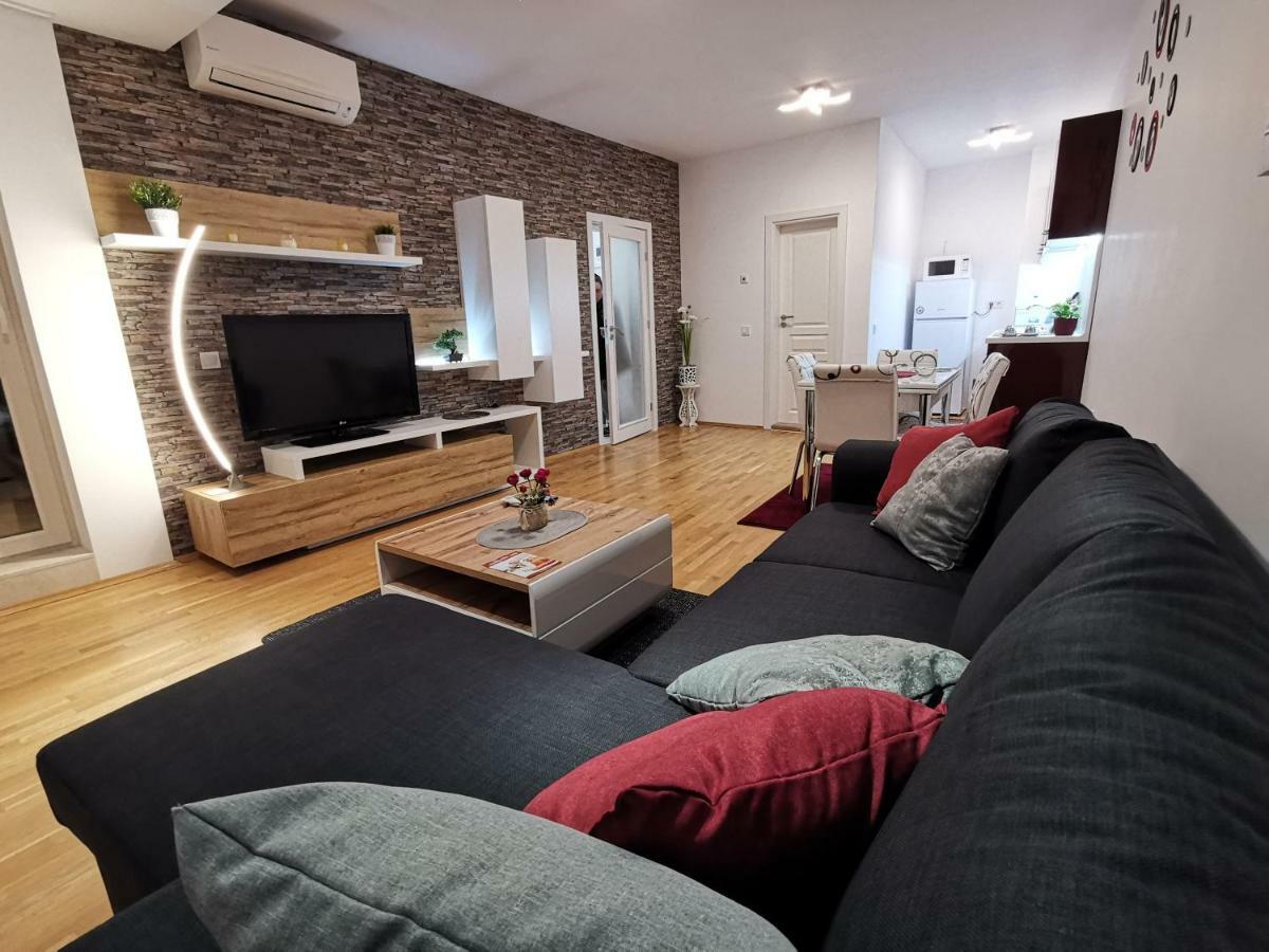 Cozy Apartment By The Sea Saints Constantine and Helena Exterior photo
