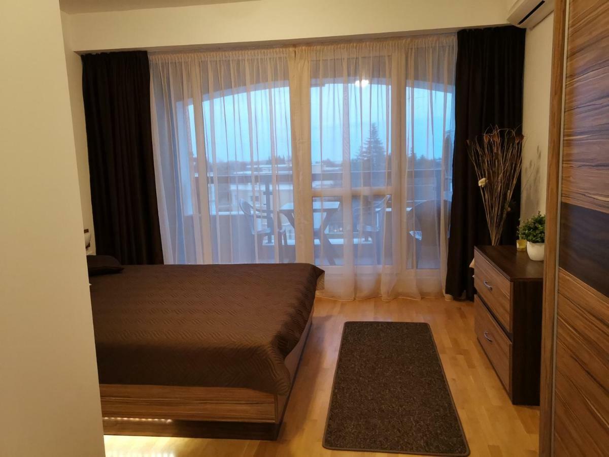 Cozy Apartment By The Sea Saints Constantine and Helena Exterior photo